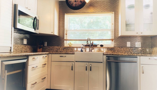 Charming Clean Home near East End Market Large fenced yard