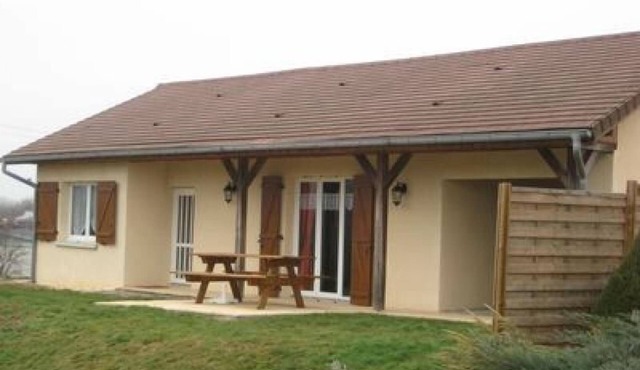 Charming Cottage with Large Garden, Near Spa and Ski Resorts