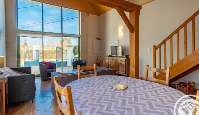 Charming Cottage Near Loire River with Garden and Parking, Close to Saumur Attractions