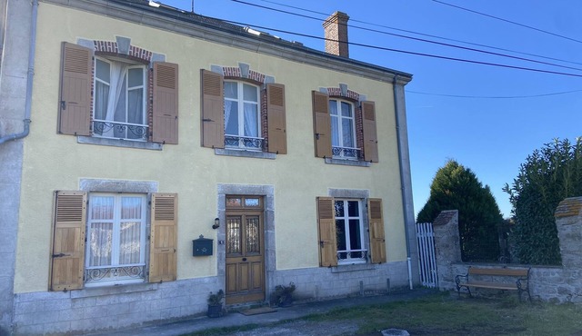 Charming country house, quiet but not isolated