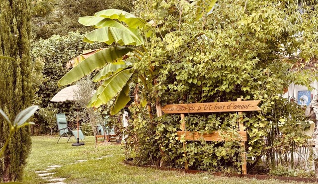 Charming cottage with private garden in Loire Valley, Wi-Fi & parking included