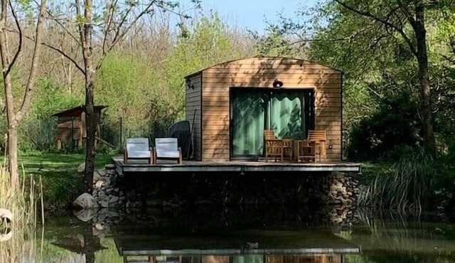 Charming cottage on the pond