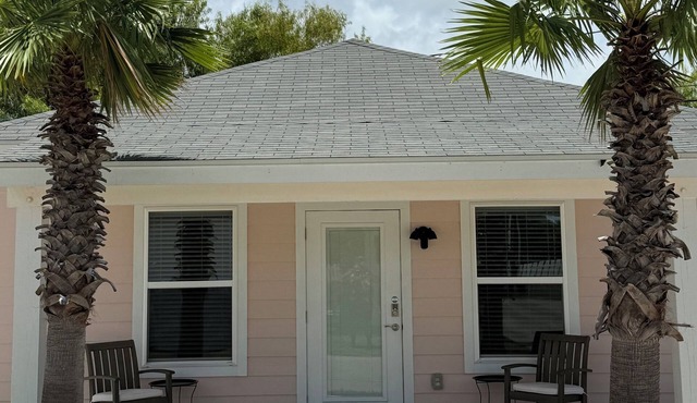 Charming Coastal 1 Bedroom Cottage in Rockport, TX