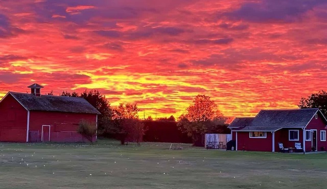 Charming Coastal Hideaway Cozy Crab Shack Retreat