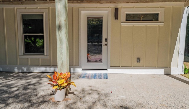 Charming Coastal Oasis with Heated Pool in Kitty Hawk, NC