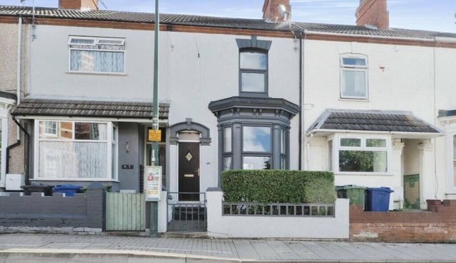 Charming Coastal Retreat | Spacious and Peaceful