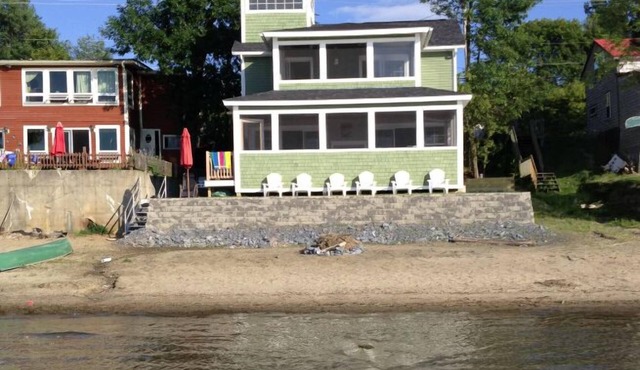 Charming Colchester Home w/Malletts Bay Beachfront, WiFi, Gourmet Kitchen, A/C