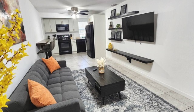 Charming College pk Duplex @Lake Fairview Sleeps 8