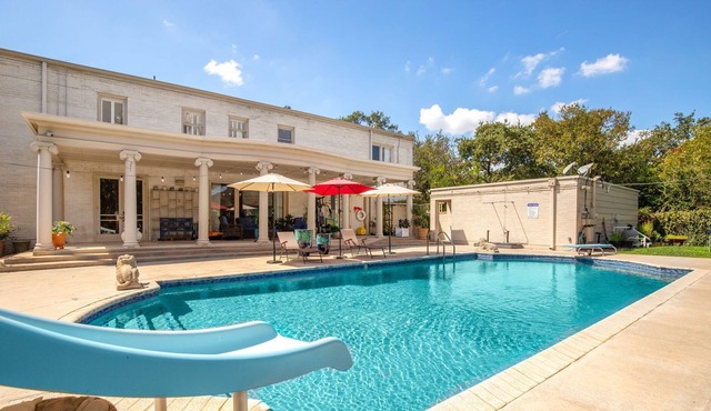 Charming Colonial Villa with Sparkling pool