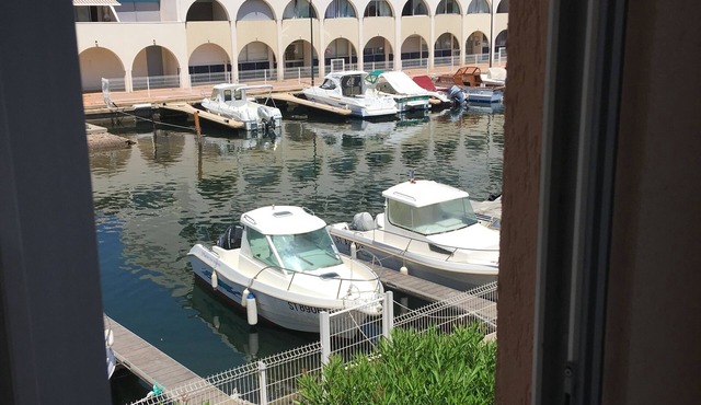 Charming, colourful and functional T2 apartment 200m from the beach free, enclosed parking