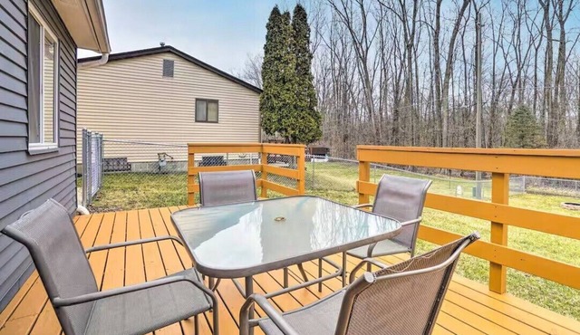 Charming Columbus Home about 7 Mi to Ohio State!