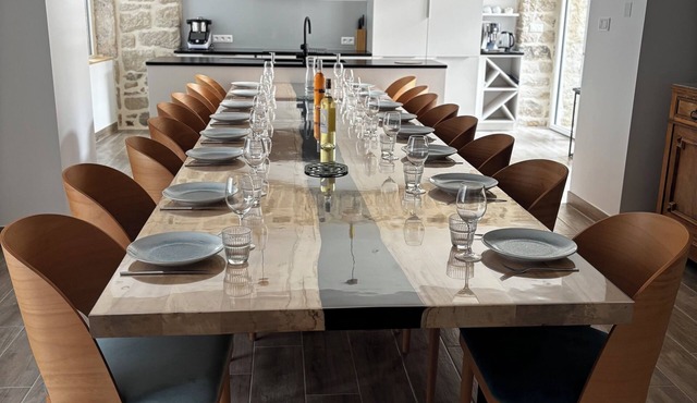 Charming, completely renovated family gîte in the heart of an Ardechois village.