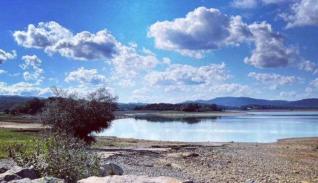 Charming, comfortable and spacious old French house in a quiet Cathar village.