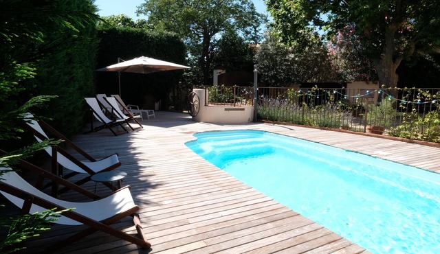 Charming comfortable cottage for 8 people near the beaches and the center city.