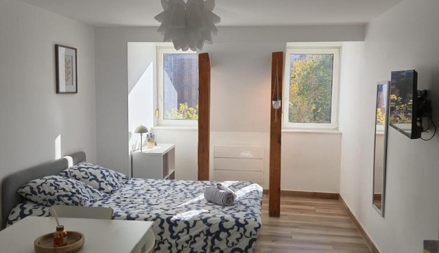 Charming comfortable studio apartment - peaceful and central