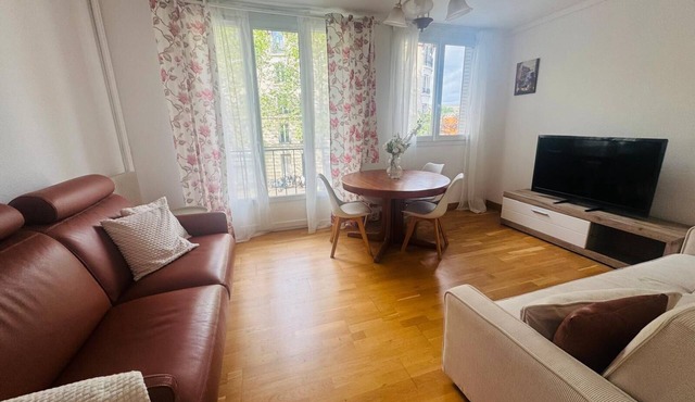 Charming & comfy 3 rooms apart near Paris with direct access to Metro & airports