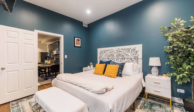 Charming & Comfy Gem ~ 10 Mins to Downtown ~Patio!