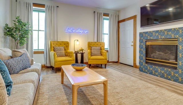 Charming Condo ~ 4 Mi From Indianapolis Zoo