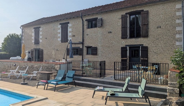 Charming Converted Barn with Private Heated Pool