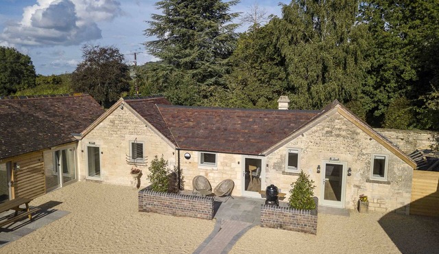 Charming Converted Piggery on Peaceful Cotswold Farm