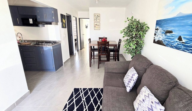 Charming Corner House 3br 2bath w/garage, Pets OK