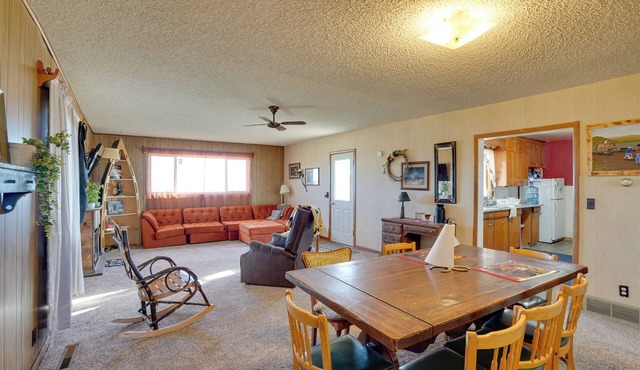 Charming 'corral Creek Ranch House' in Circle