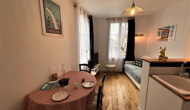 Charming, cosy 2-room apartment in a great location (all within walking distance)
