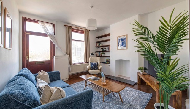 Charming & Cosy Home | Free Wi-Fi & Great Location