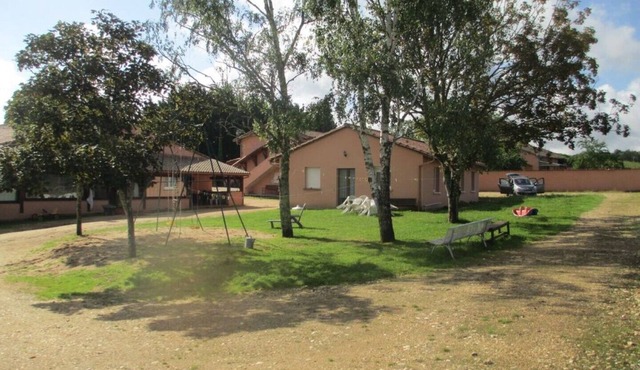 Charming cottage for 6 people in a green setting