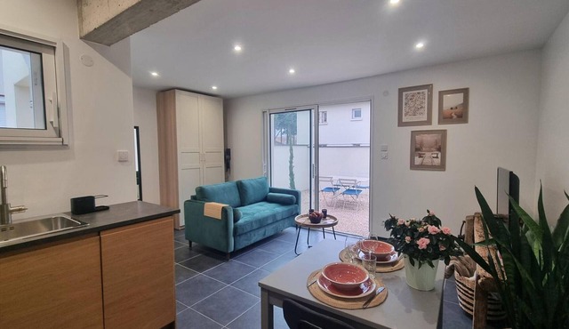 Charming cottage in Montrond-les-Bains with parking and wifi