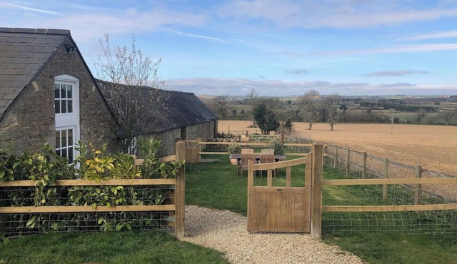 Charming Cotswold Cottage in a private setting