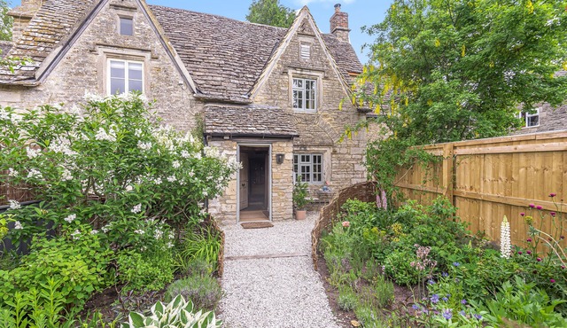 Charming Cotswold Country Cottage & Garden