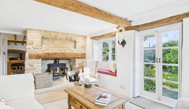 Charming Cotswold Stay | Holiday Cottage
