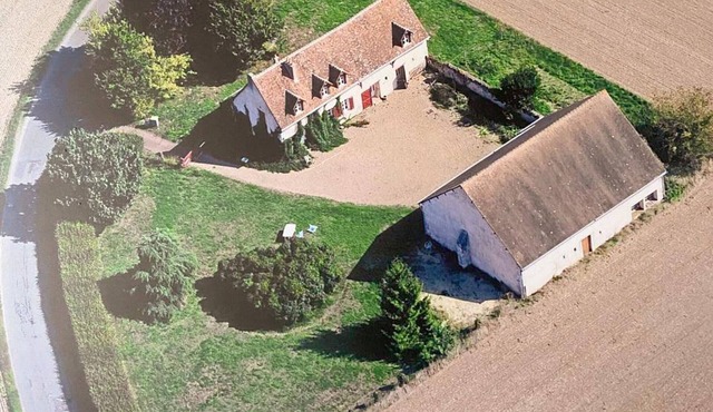 Charming cottage with pool, pets allowed, perfect for families