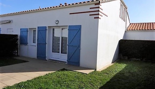 Charming Cottage with Private Pool in Vendee