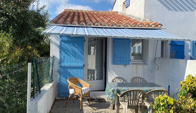 Charming Cottage 400m from Beach with Terrace