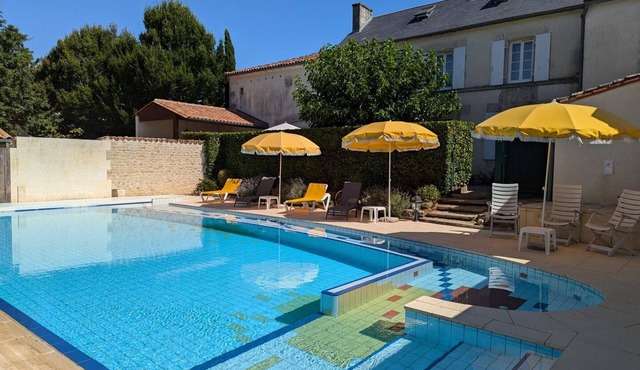 Charming Cottage with Pool, Fireplace, and Garden in Vineyard Estate