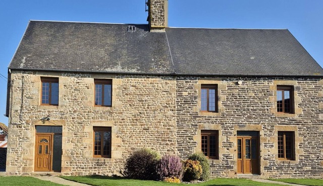 Charming cottage with garden, pets allowed, parking