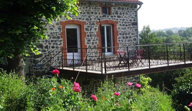 Charming cottage with terrace and wifi in Le Puy-en-Velay