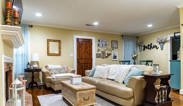 Charming Cottage 2BR/1BA in Beaumont, TX