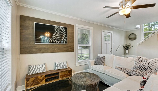 Charming Cottage 5 minutes drive to The Silos and all things Magnolia