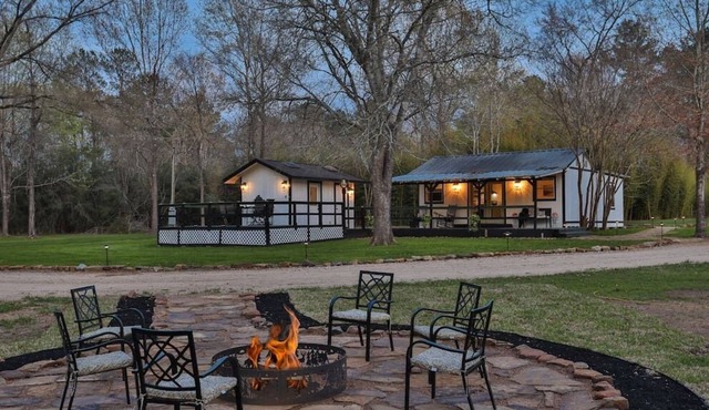 Charming Cottage 7+ Acres & Pond