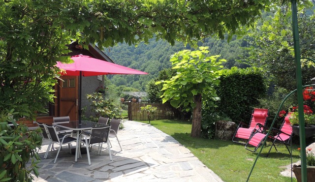 charming cottage at 900 m above sea level and 15 minutes from the ski resort Le Mourtis