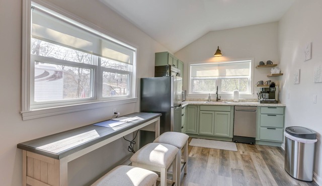 Charming Cottage at Waxahatchee Creek & Marina!