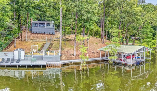 Charming Cottage at Weoka on Lake Jordan perfect for fishing and playing