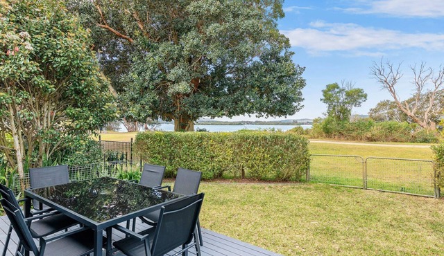 Charming Cottage by the Water Pet Friendly WoyWoy