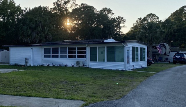 Charming Cottage close to Daytona