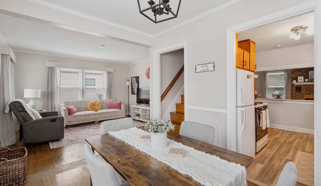 Charming Cottage Centrally Located