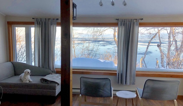 Charming cottage directly on the beach at Pointe-Lebel.