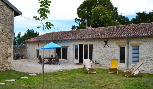 Charming Cottage for 10 people, private pool, enclosed garden